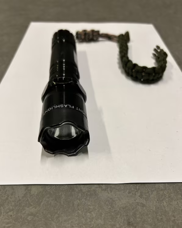 ❄️ Early Christmas 75% OFF ️🔦 SUPTRUCK™ VoltGuard X95 Tactical 2in1 Stun & Flashlight ⚡ One Device, Full Protection